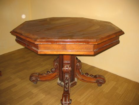 asztal_por.jpg asztal_por.jpg